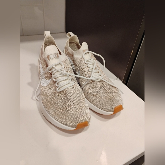 Womenw Nike Air Zoom Mariah Flyknit Racer - Picture 2 of 7